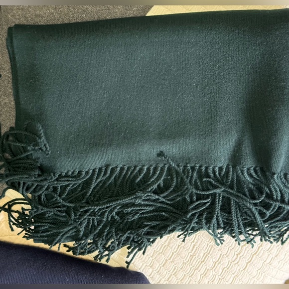 Piscotta New York 100% Cashmere Throw - Picture 4 of 12